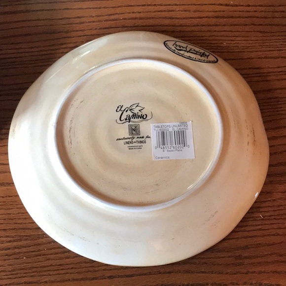 Hand painted peach plate with wavy edge - Picture 2 of 6